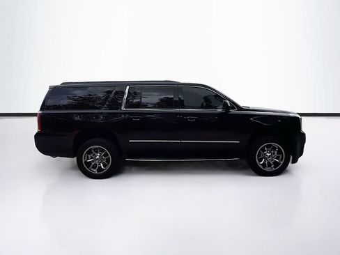 Used 2018 GMC Yukon XL SLT w/ Premium Edition AWD/4WD image 4