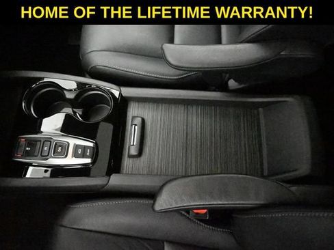 Used 2017 Honda Pilot Touring image 27