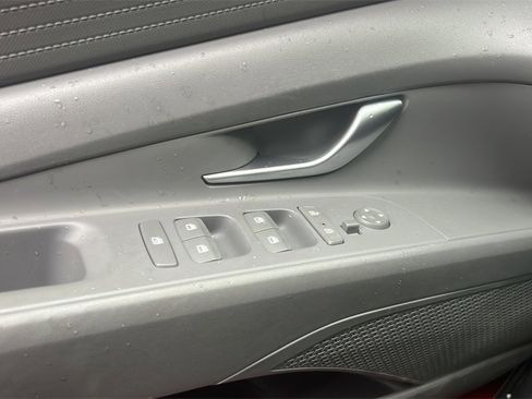 Used 2021 Hyundai Elantra SE image 17