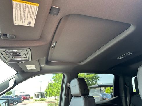 Used 2023 GMC Sierra 1500 AT4 w/ AT4 Premium Package AWD/4WD image 29