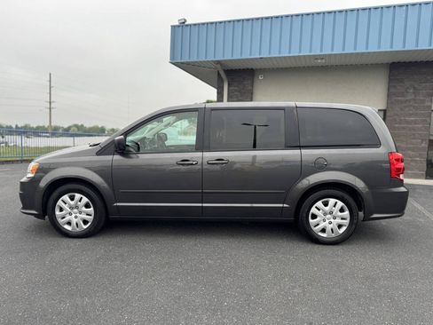 Used 2017 Dodge Grand Caravan SE FWD image 43