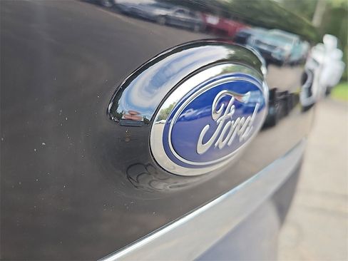 Used 2019 Ford Edge SEL image 29