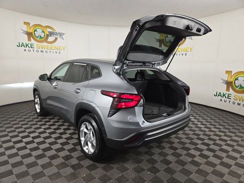 Certified 2024 Chevrolet Trax LS w/ LS Convenience Package FWD image 30