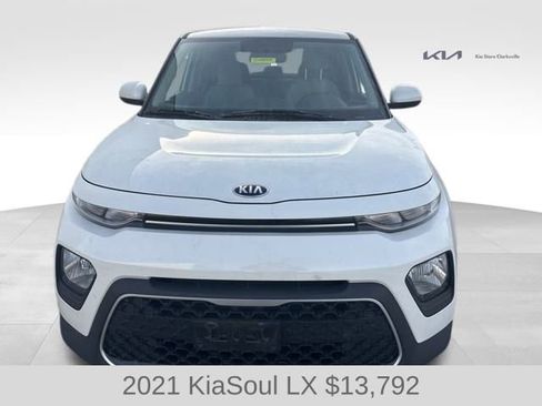 Used 2021 Kia Soul LX image 3