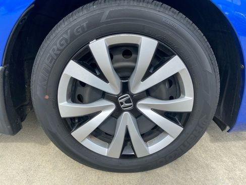 Certified 2024 Honda Civic LX image 29