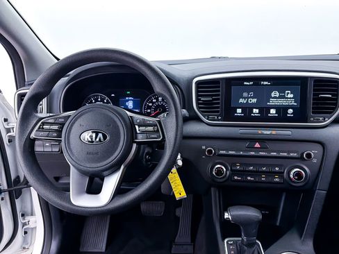 Certified 2022 Kia Sportage LX FWD image 3