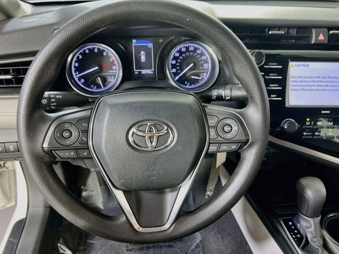 Used 2020 Toyota Camry LE FWD image 11