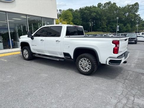 Used 2021 Chevrolet Silverado 2500 High Country w/ Z71 Off-Road Package AWD/4WD image 4