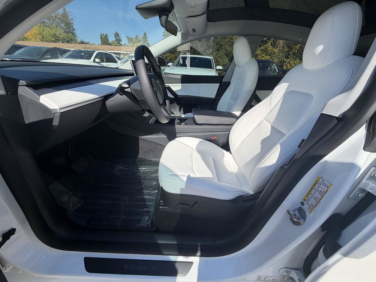 Used 2021 Tesla Model Y Long Range AWD/4WD image 12