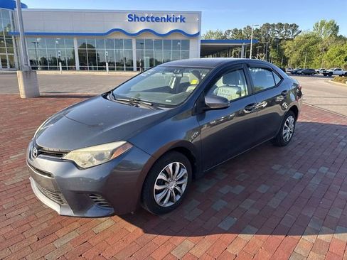 Used 2016 Toyota Corolla LE image 4
