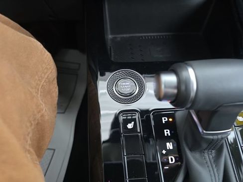 Certified 2025 Kia Niro EX FWD image 22