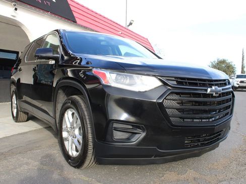Used 2019 Chevrolet Traverse LS w/ LPO, Blackout Package FWD image 5