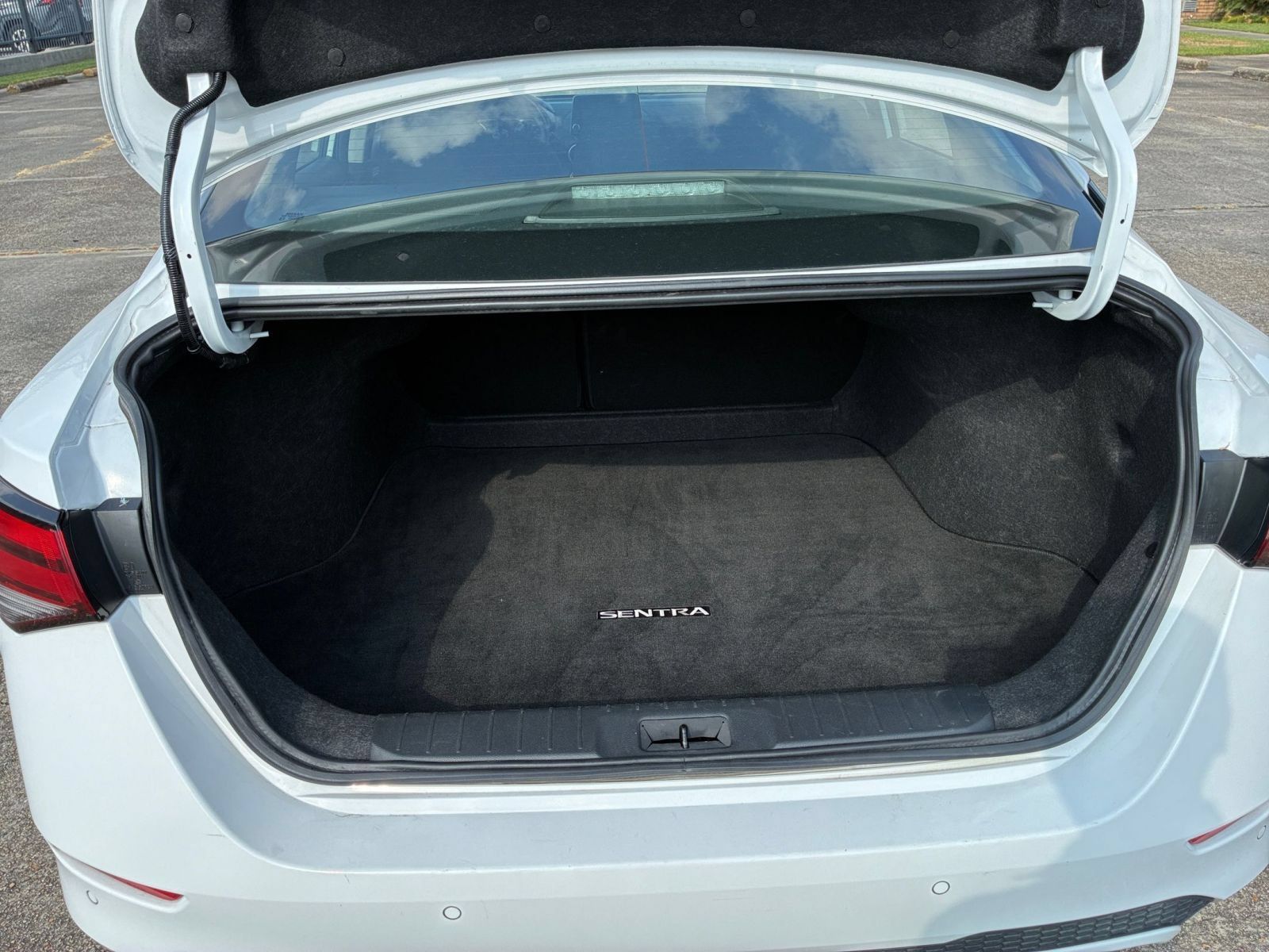 Used 2025 Nissan Sentra SV FWD image 28