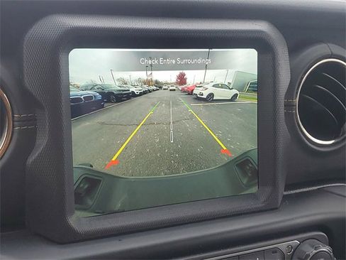 Used 2022 Jeep Gladiator Overland image 17