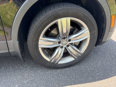 Used 2019 Volkswagen Tiguan SEL Premium w/ 3rd Row Seat Package AWD/4WD image 11