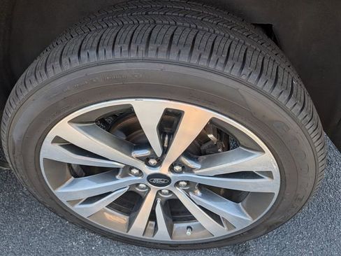 Used 2019 Ford Expedition XLT w/ Equipment Group 202A RWD image 47