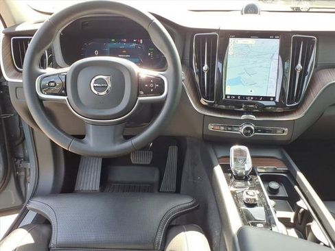Used 2023 Volvo XC60 T8 Ultimate AWD/4WD image 16