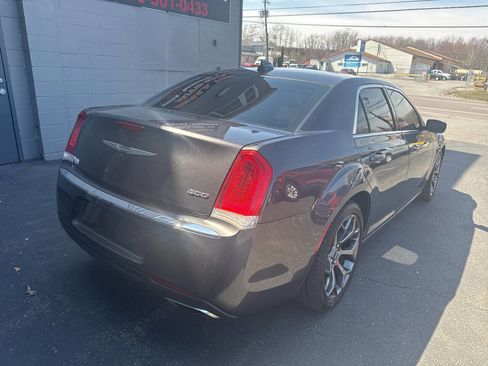 Used 2015 Chrysler 300 Limited image 8