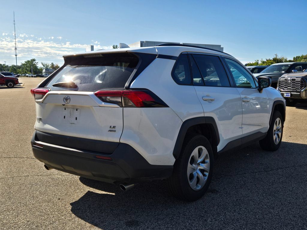 Used 2021 Toyota RAV4 LE AWD/4WD image 6