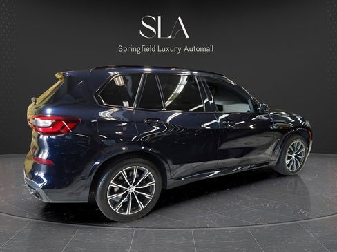 Used 2022 BMW X5 xDrive40i w/ M Sport Package AWD/4WD image 3