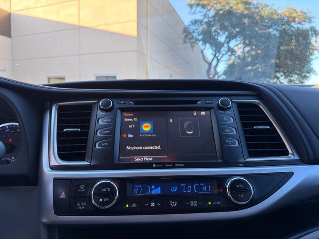 Used 2019 Toyota Highlander Plus FWD image 23
