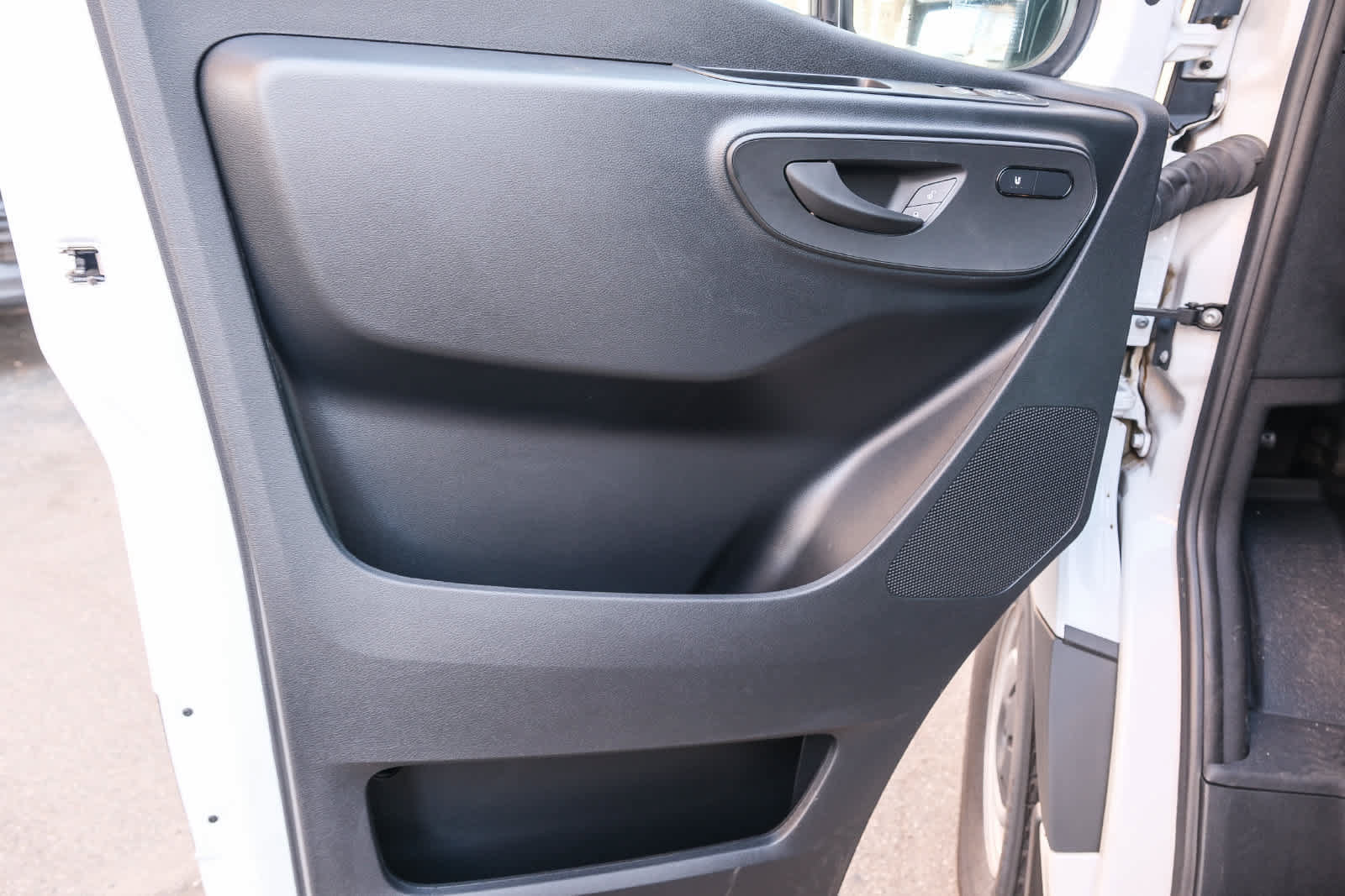 New 2025 Mercedes-Benz eSprinter 170 Cargo image 24