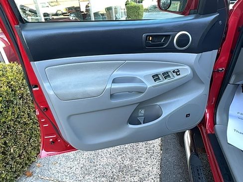 Used 2010 Toyota Tacoma 4x4 Double Cab V6 image 16