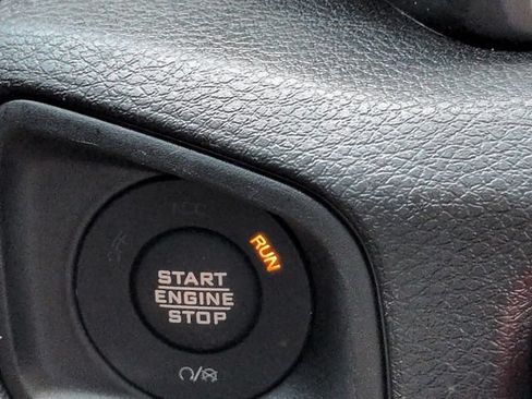 Used 2025 Jeep Wrangler Sport AWD/4WD image 25