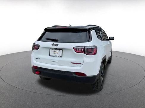 Used 2025 Jeep Compass Trailhawk image 14