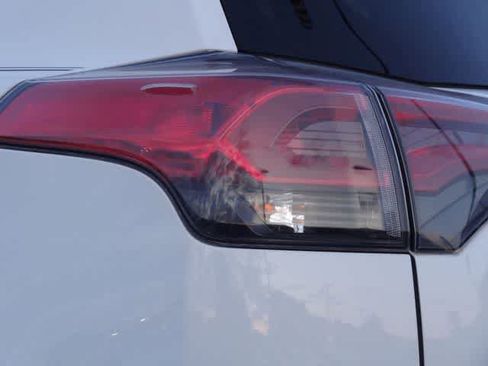 Used 2017 Toyota RAV4 LE FWD image 21