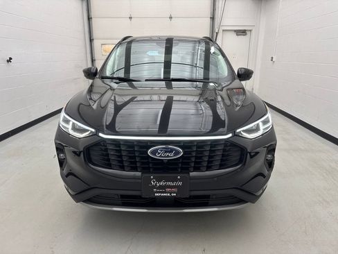 Used 2024 Ford Escape Platinum AWD/4WD image 2