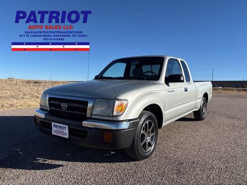 Used 2000 Toyota Tacoma 2WD Xtracab image 1