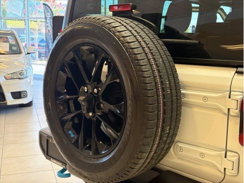 Used 2023 Jeep Wrangler Unlimited Sahara AWD/4WD image 35