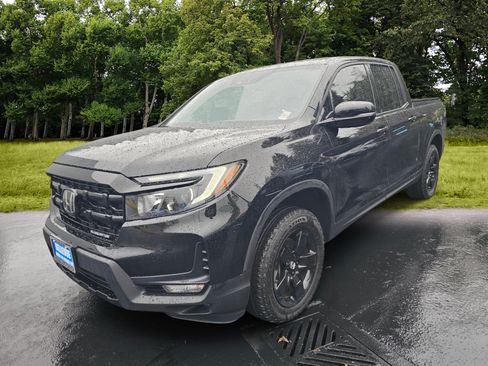 Used 2025 Honda Ridgeline Black Edition image 3