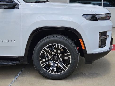 New 2026 Jeep Grand Wagoneer L 2WD image 6