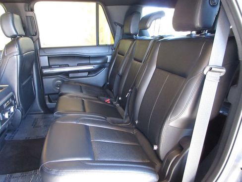 Used 2020 Ford Expedition XLT w/ Equipment Group 202A RWD image 27