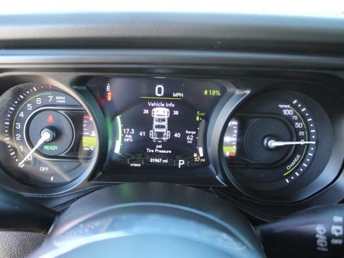 Used 2024 Jeep Wrangler Unlimited Sahara AWD/4WD image 19