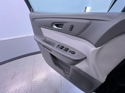 Used 2016 GMC Acadia SLT FWD image 31