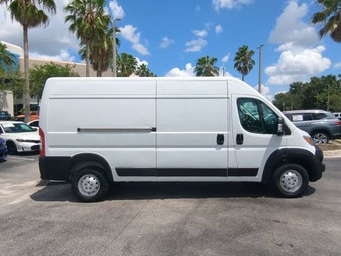 Used 2025 RAM ProMaster 2500 w/ Convenience Group FWD image 4