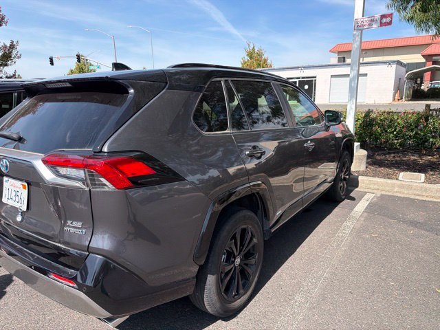 Used 2023 Toyota RAV4 XSE AWD/4WD image 7