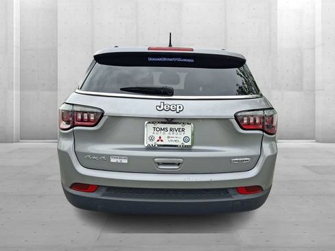 Used 2021 Jeep Compass Latitude w/ Convenience Group AWD/4WD image 5