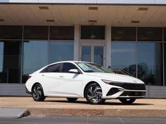 New 2025 Hyundai Elantra Limited video 2