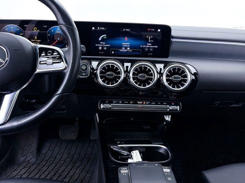 Used 2023 Mercedes-Benz CLA 250 4MATIC w/ Premium Package image 7