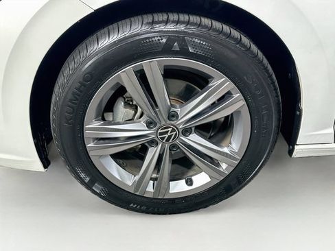 Certified 2023 Volkswagen Jetta SE w/ Panoramic Sunroof Package FWD image 30