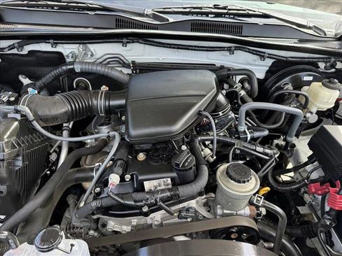 Used 2017 Toyota Tacoma SR5 w/ SR5 Appearance Package (SM) image 20