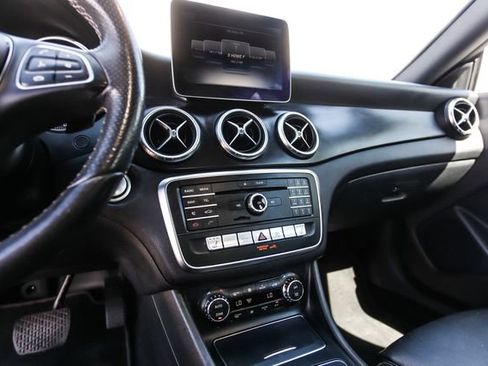 Used 2018 Mercedes-Benz CLA 250 4MATIC image 25