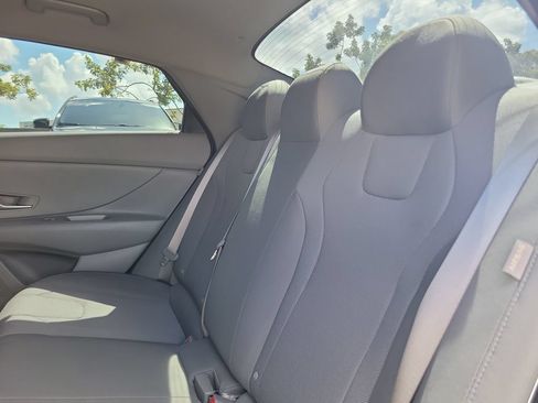 Used 2025 Hyundai Elantra SE FWD image 10