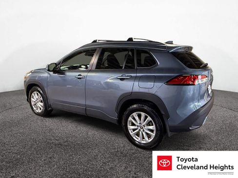 Used 2024 Toyota Corolla Cross LE image 4