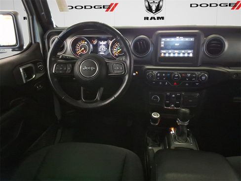 Certified 2022 Jeep Gladiator Sport image 10