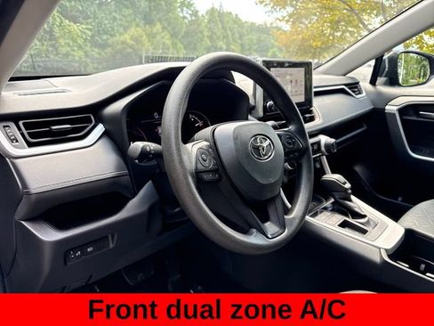 Used 2025 Toyota RAV4 XLE FWD image 15